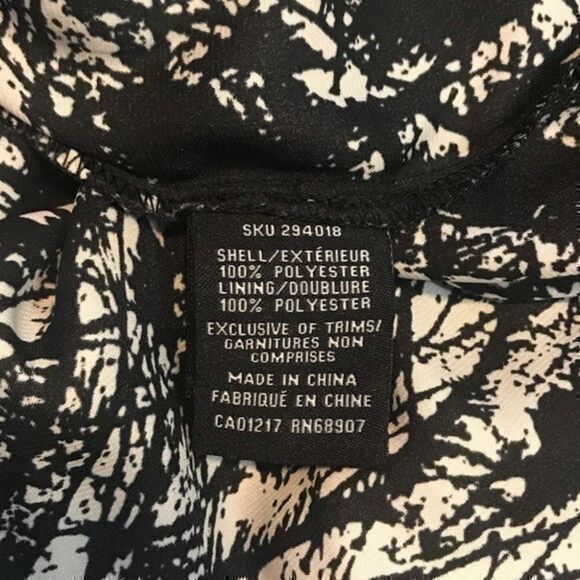 Le Chateau Long Sleeve Wrap Dress - Picture 9 of 9